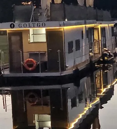 Goltgo Dom Na Wodzie Houseboat Hausboot * Giżycko