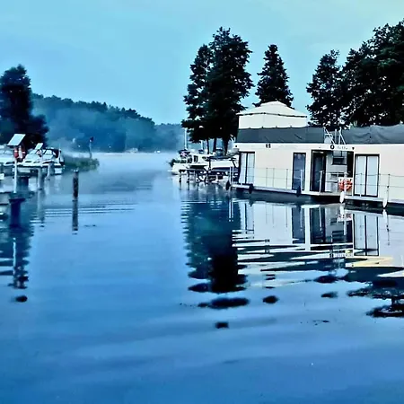 Goltgo Dom Na Wodzie Houseboat Hausboot Hotel na wodzie