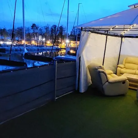 Hotel na wodzie Goltgo Dom Na Wodzie Houseboat Hausboot *