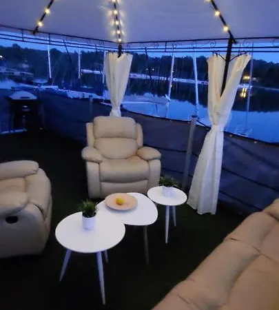 Goltgo Dom Na Wodzie Houseboat Hausboot * Giżycko