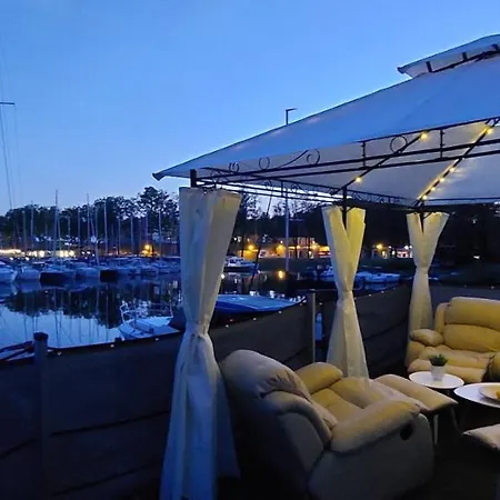 Goltgo Dom Na Wodzie Houseboat Hausboot Hotel na wodzie