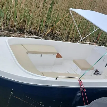 Goltgo Dom Na Wodzie Houseboat Hausboot Botel *