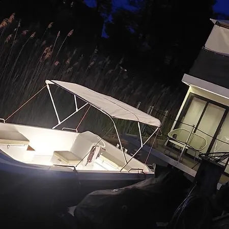 Goltgo Dom Na Wodzie Houseboat Hausboot Hotel na wodzie Giżycko
