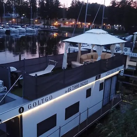 Hotel na wodzie Goltgo Dom Na Wodzie Houseboat Hausboot *