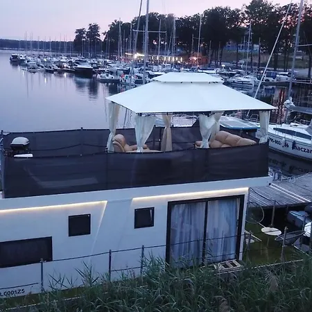 Hotel na wodzie Goltgo Dom Na Wodzie Houseboat Hausboot